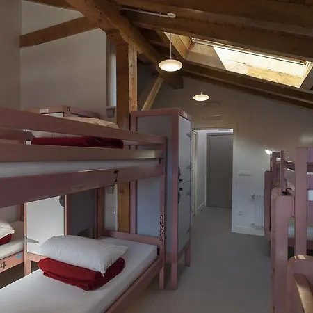 Juvenil Ondarreta Hostel