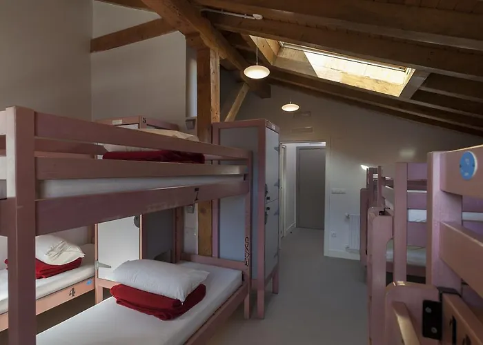 Juvenil Ondarreta Hostel