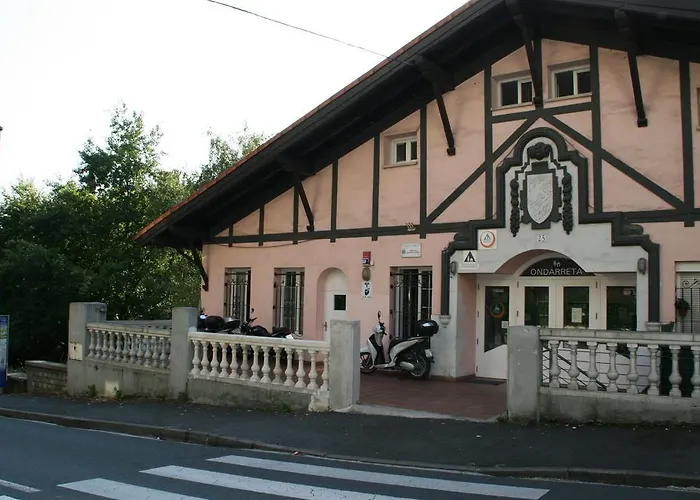 Juvenil Ondarreta Hostel