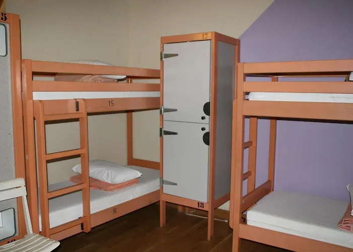 Juvenil Ondarreta Hostel